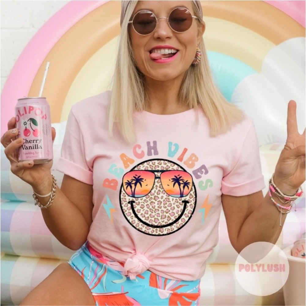 Beach Vibes Smiley Face T-Shirt Pink Palm Tree Leopard Print Graphic Tee M NWOT